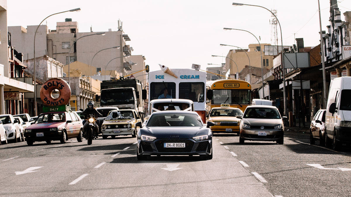 Alle sind hinter dem Audi her: BBH inszeniert den R8 als Objekt der Begierde.