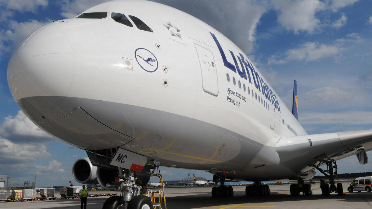 Lufthansa nimmt in den Funkspots "Experten" gehörig auf die Schippe