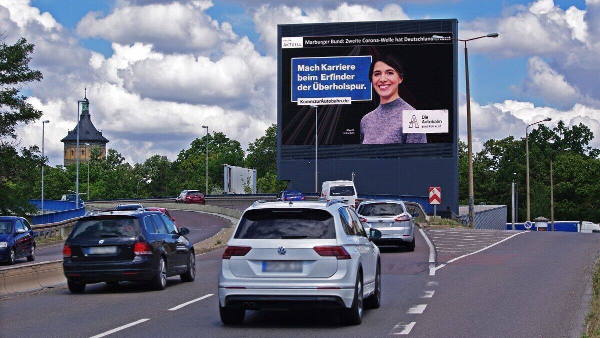 Mit Plakaten, Radiospots und Online-Bannern wirbt die Autobahn um potenzielle Bewerber.