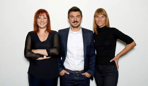 Neues Führungstrio: Maik Hofmann (m.) startet im Januar als Geschäftsführer, Theresa Schleicher (l.) und Miriam Barth (r.) übernehmen Geschäftsleitung.