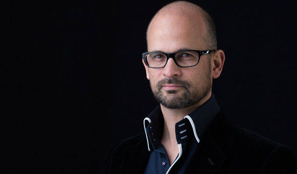 Als Finanzchef war Bakker jeweils vier Jahre lang für Publicis und für die Hirschen tätig.
