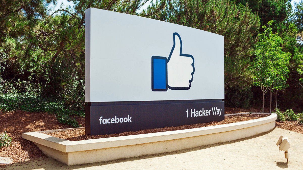 Der berühmte Daumen vor dem Facebook-Headquarter in Menlo Park (Kalifornien).