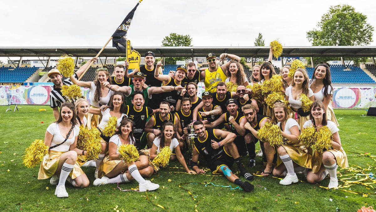 Das Siegerteam 2019: Im vergangenen Jahr gewann der Pilot FC den Football Agency Cup in Frankfurt.