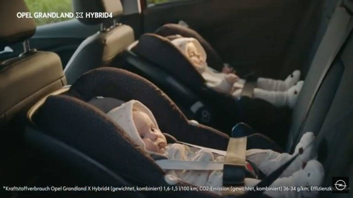 Zwillinge für die Eltern - aber was hat das mit dem neuen Opel Grandland X Hybrid4 zu tun?