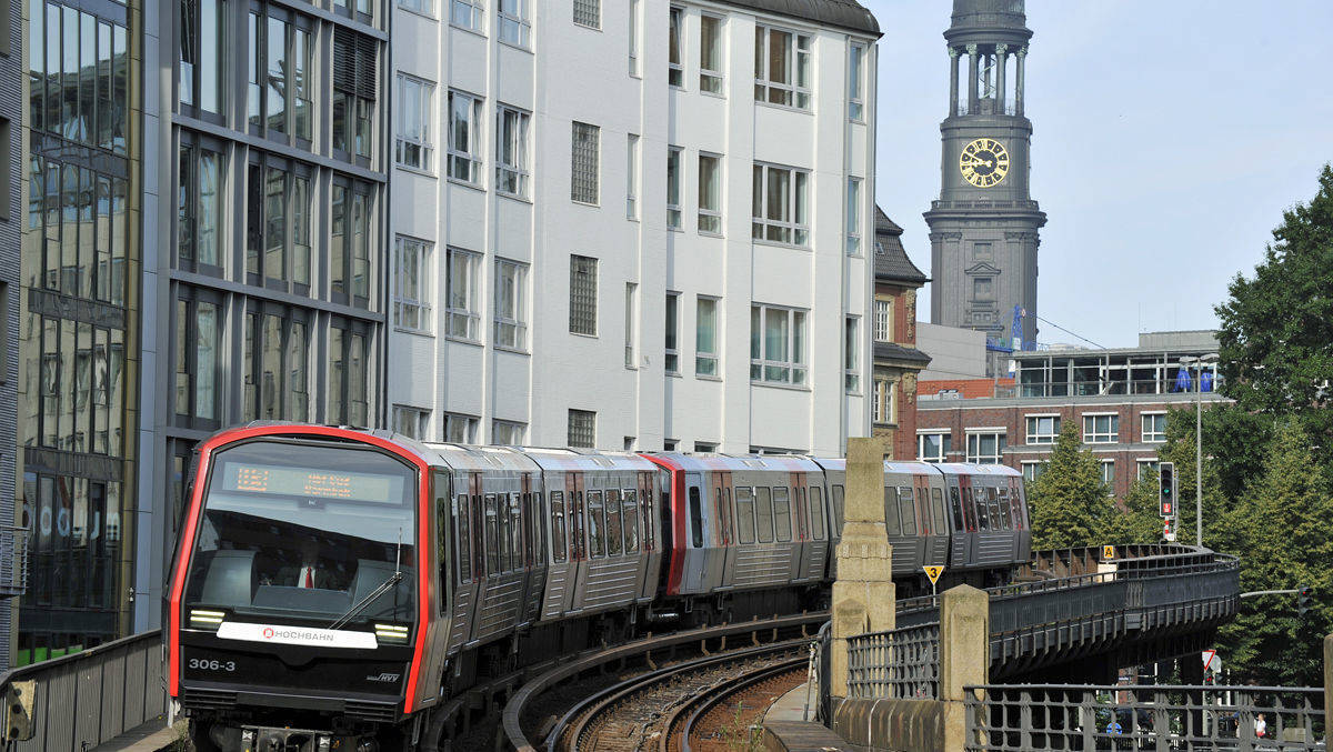 Die Hamburger Hochbahn betreibt die U-Bahnen und Buslinien in der Hansestadt.