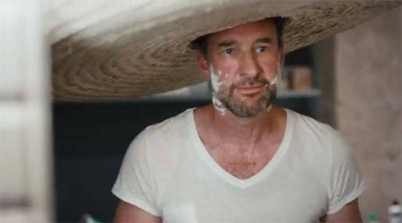 Chronische Krankheiten sind tägliche Begleiter: Sombrero-Mann im DocMorris-Spot.