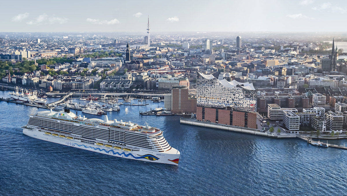 Die Aida Nova im Hamburger Hafen