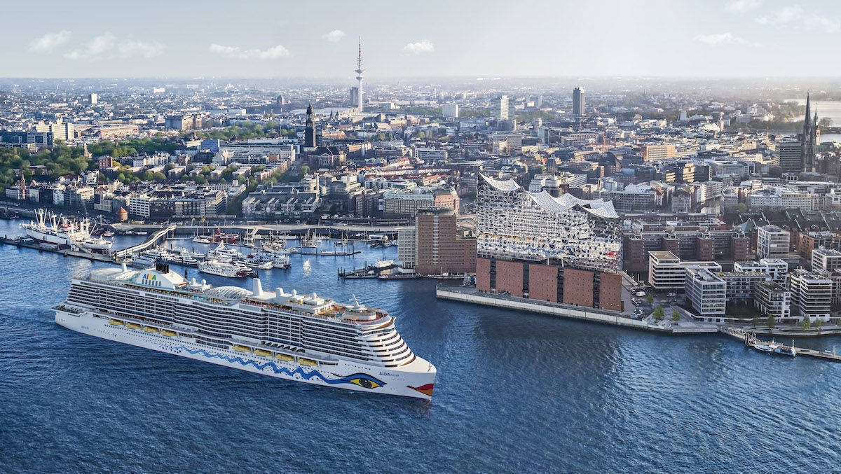 Die Aida Nova im Hamburger Hafen 