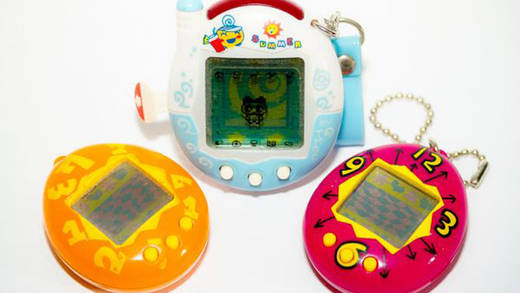 Kam in den 90ern, erwies sich aber als nicht wirklich zeitlos: das Tamagotchi, ein elektronisches Haustier aus dem Ei. Das ist eines der Motive von TBWAs-Big-Mac-Kampagne #Indémodable.