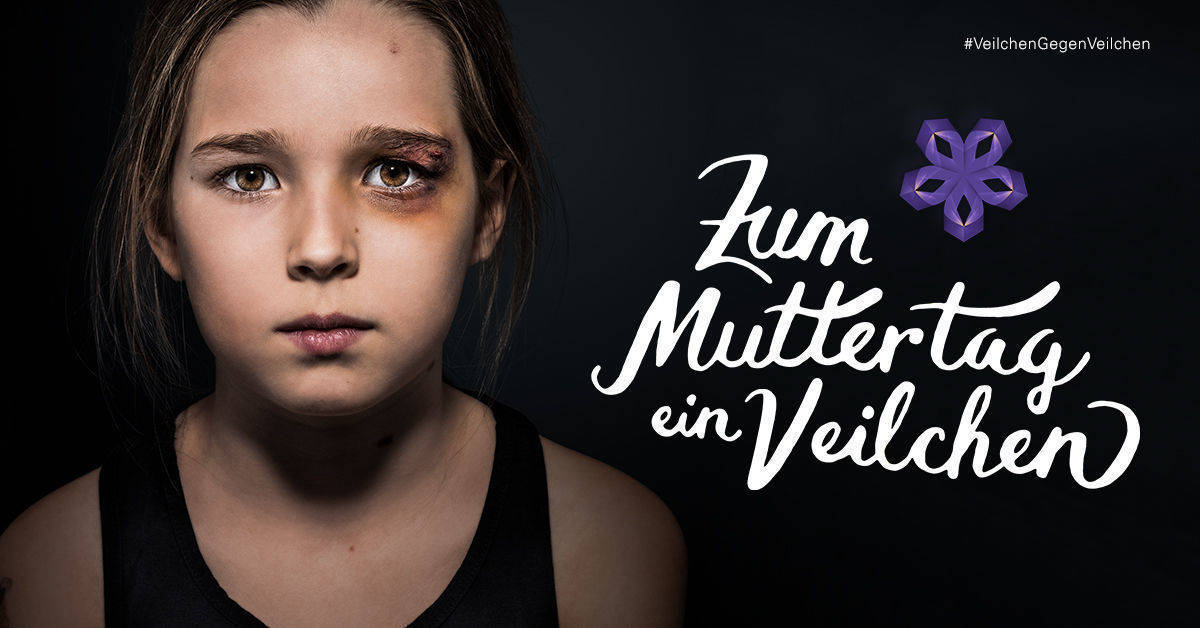 Facebook-Posts weisen auf die Aktion #VeilchenGegenVeilchen hin.
