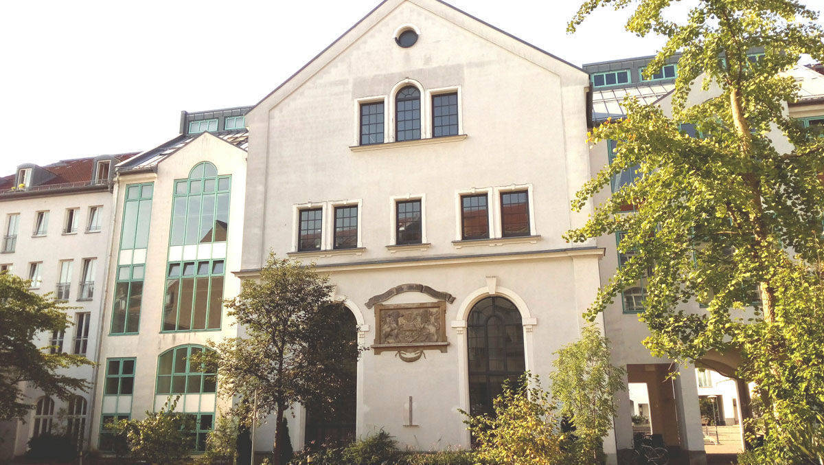 Nachdem die U5 ihren Gründungsstandort in Schwabing verlassen hatte, zog sie ins ehemalige Sudhaus der "Unionsbräu" nach Haidhausen (hier im Bild).