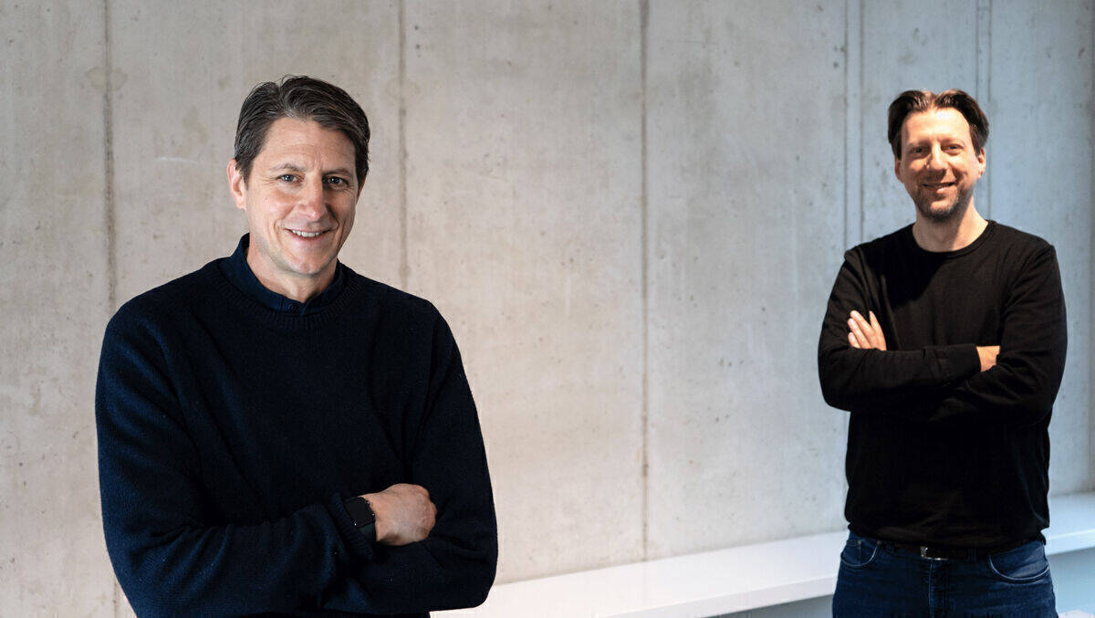 Mark Bernhardt (links), Executive Creative Director, und Rüdiger Maeßen (rechts), Geschäftsführer von Uniplan für Europa. 