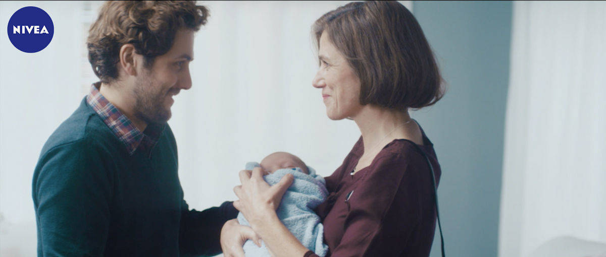 Einen Film, der praktisch ohne Worte auskommt, sendet Nivea zum Muttertag im deutschen Fernsehen.