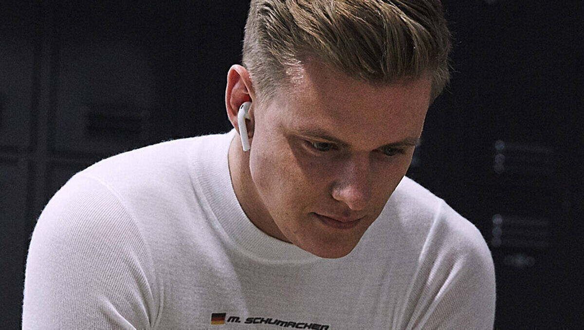 Mick Schumacher wirbt für Under Armour