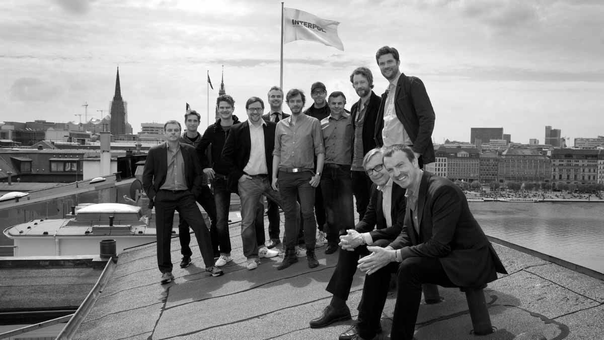 Nordpol-Führungsmannschaft auf dem Dach der Hamburger Agentur (Foto von 2014).