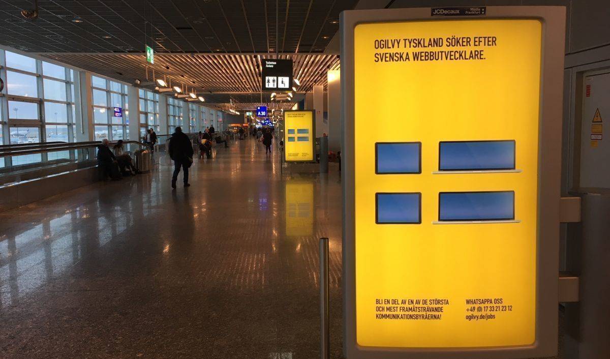Zu sehen sind die Citylights an den Abflugs-Gates in die USA, nach Schweden und UK.