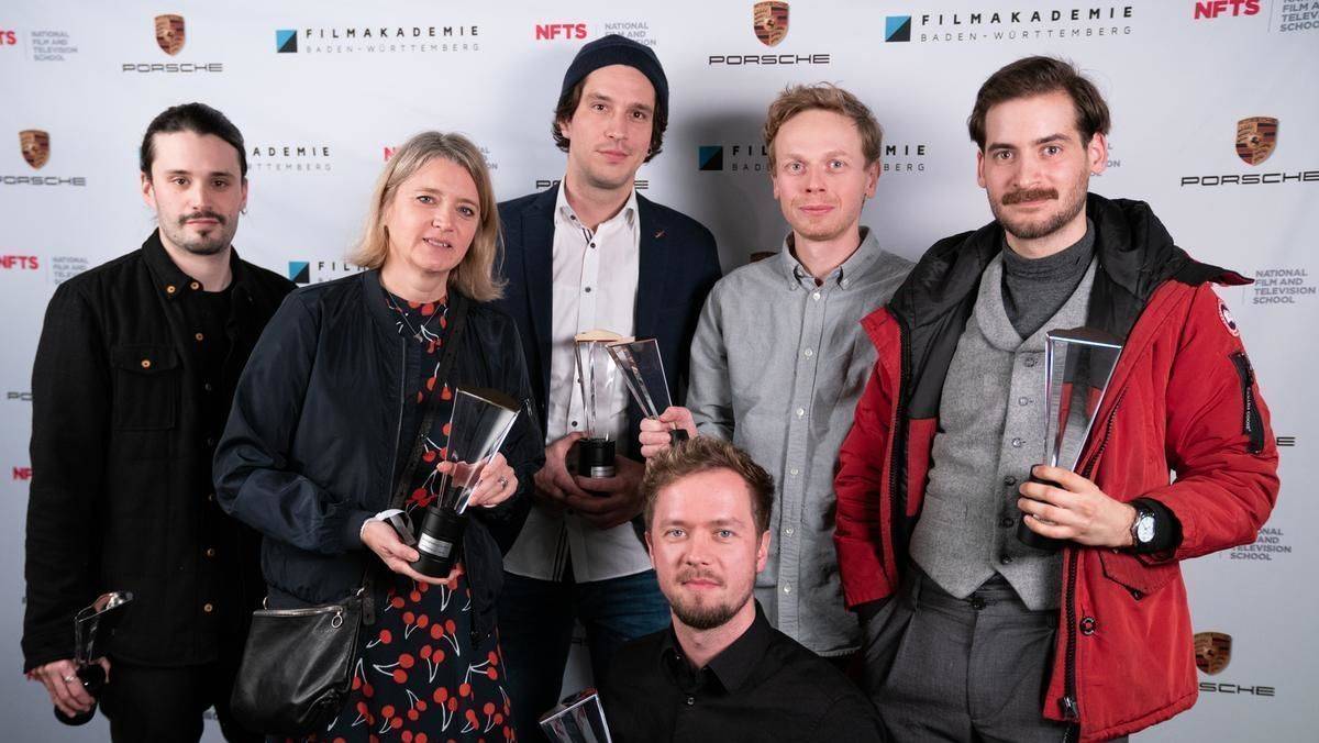 Das sind die Gewinner des Porsche Award 2019: (v.l.) Daniel Eceolaza (“The Chase”), Nathalia Winkler (“Brothers”, in Vertretung von Nikolas Meyberg), Pascal Schelbli (“The Beauty”), Timm Völkner (“Aura”), Benjamin Leichtenstern (“Made for Strength”), Miguel Schmid (“Small Talk”).