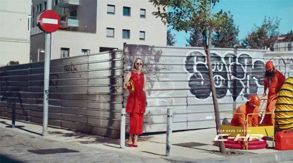 Urban Style: Spot-Szene aus der europaweiten Toyota-C-HR-Einführungskampagne.