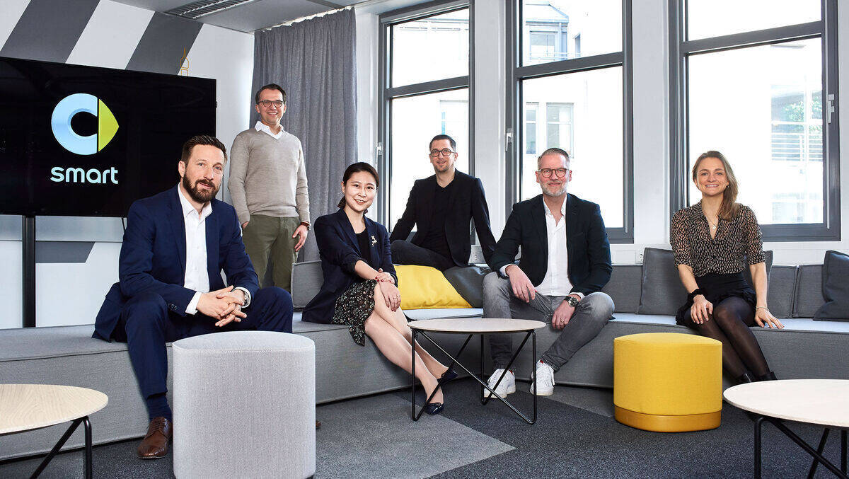 Dirk Adelmann (Smart), Daniel Gonsior (Accenture Interactive), Yue Yao (Smart), Björn Schick (Smart), Christian Barth (Accenture Interactive), Sophie Timcke (Smart) v.l.