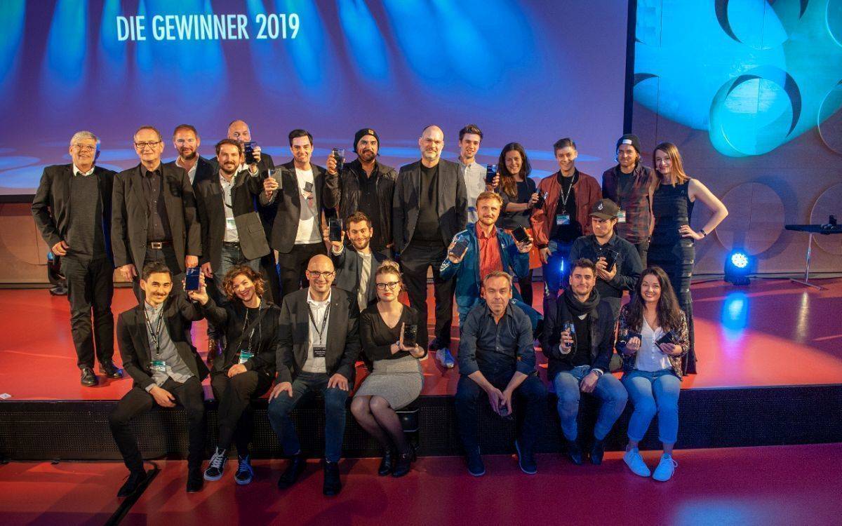 Gruppenbild mit den Gewinnern auf der Gala.