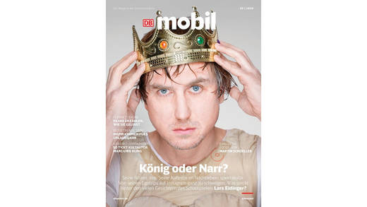 Der Schauspieler Lars Eidinger ziert das Titelbild der Relaunch-Ausgabe von DB Mobil.