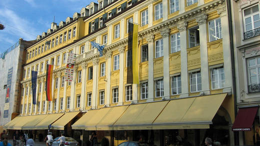 Das bekannte Dallmayr-Stammhaus in der Münchner Dienerstraße.