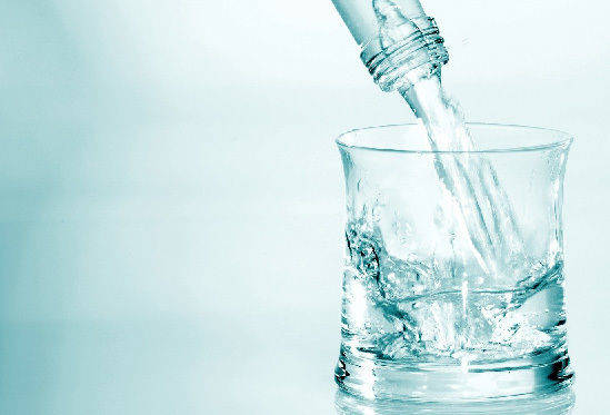 Früher war Werbung eine einzige Party. Jetzt ist eher Selters angesagt. Die Branche könnte davon profitieren.