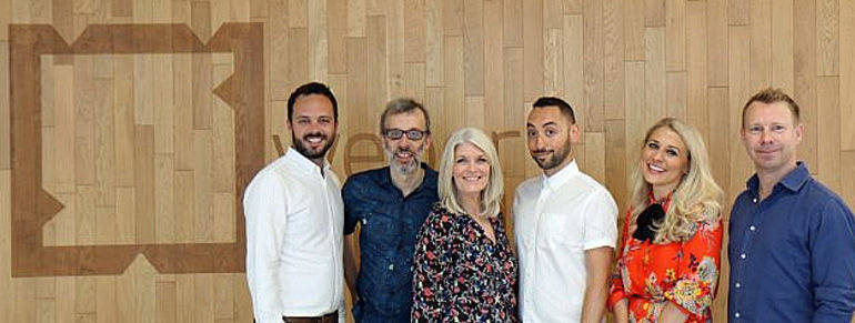 Das Team um Social-Media-Star David Schneider (2.v.l.) gehört jetzt zu Weber Shandwick.