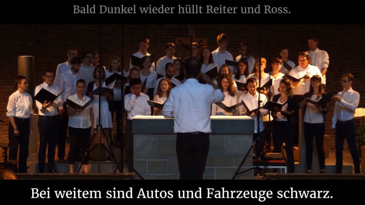 Der Junge Kammerchor Düsseldorf übersetzte Mendelssohns Jagdlied mit Google Translate in verschiedene Sprachen- und wieder zurück aufs Deutsche. Das Ergebnis ist sehr unterhaltsam und ein Viralhit. 