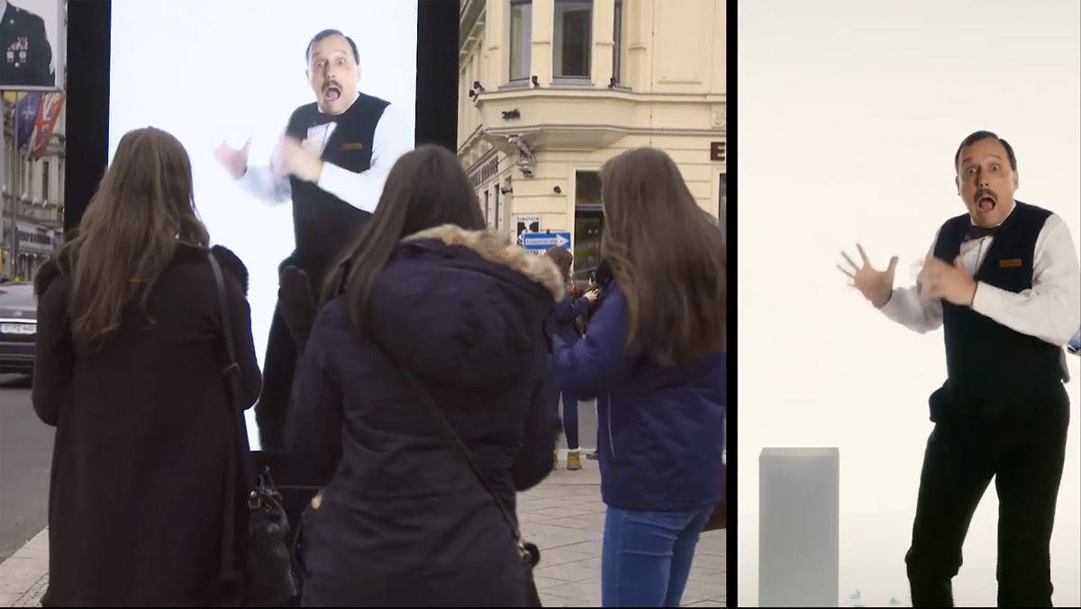 Die Passanten am Checkpoint Charlie haben ganz schön Augen gemacht.