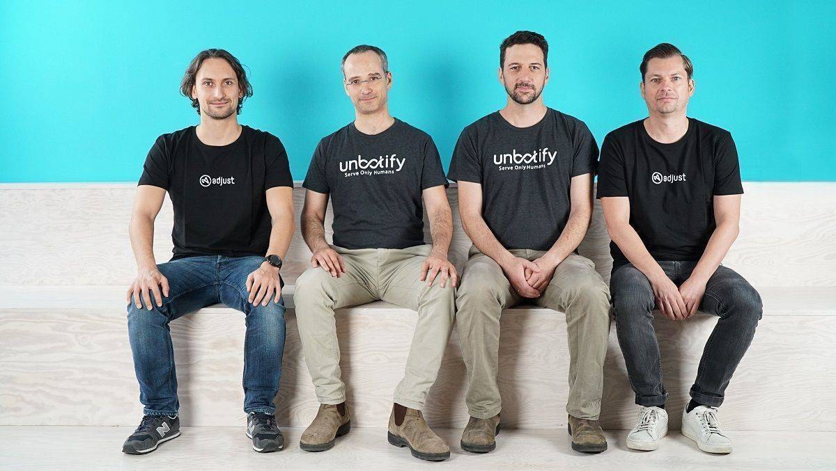 Paul Müller (Adjust), Alon Dayan (Unbotify), Yaron Oliker (Unbotify) und Christian Henschel (Adjust), von links.