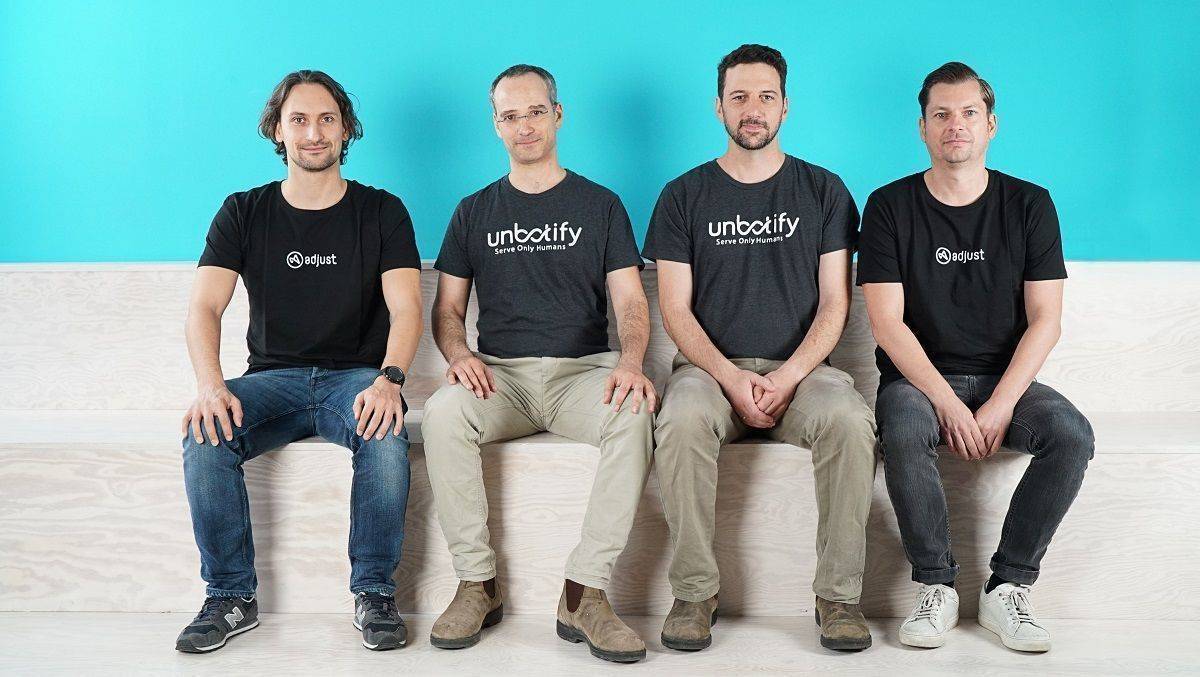 Paul Müller (Adjust), Alon Dayan (Unbotify), Yaron Oliker (Unbotify) und Christian Henschel (Adjust), von links. 