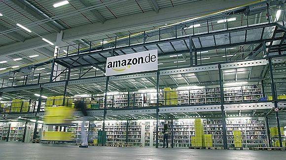Der Online-Händler Amazon sucht neue Mitarbeiter.