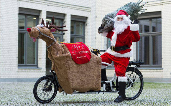 In München und Berlin lieferte Amazon Prime Now auch Weihnachtsbäume.