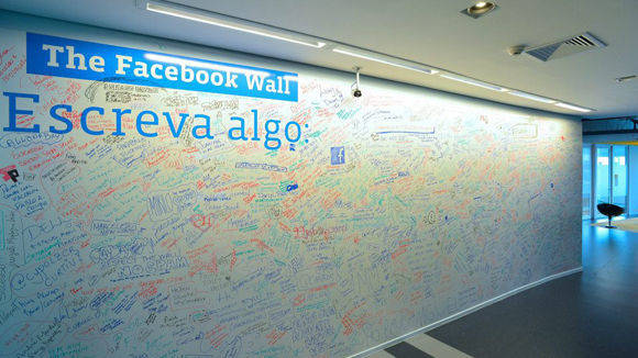 Facebook Wall in Brasilien: Der Konzern arbeitet weltweit an neuen Konzepten.