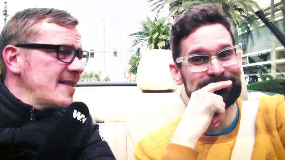 Mirko Kaminski (l.) interviewte Harlinghausen in Las Vegas.