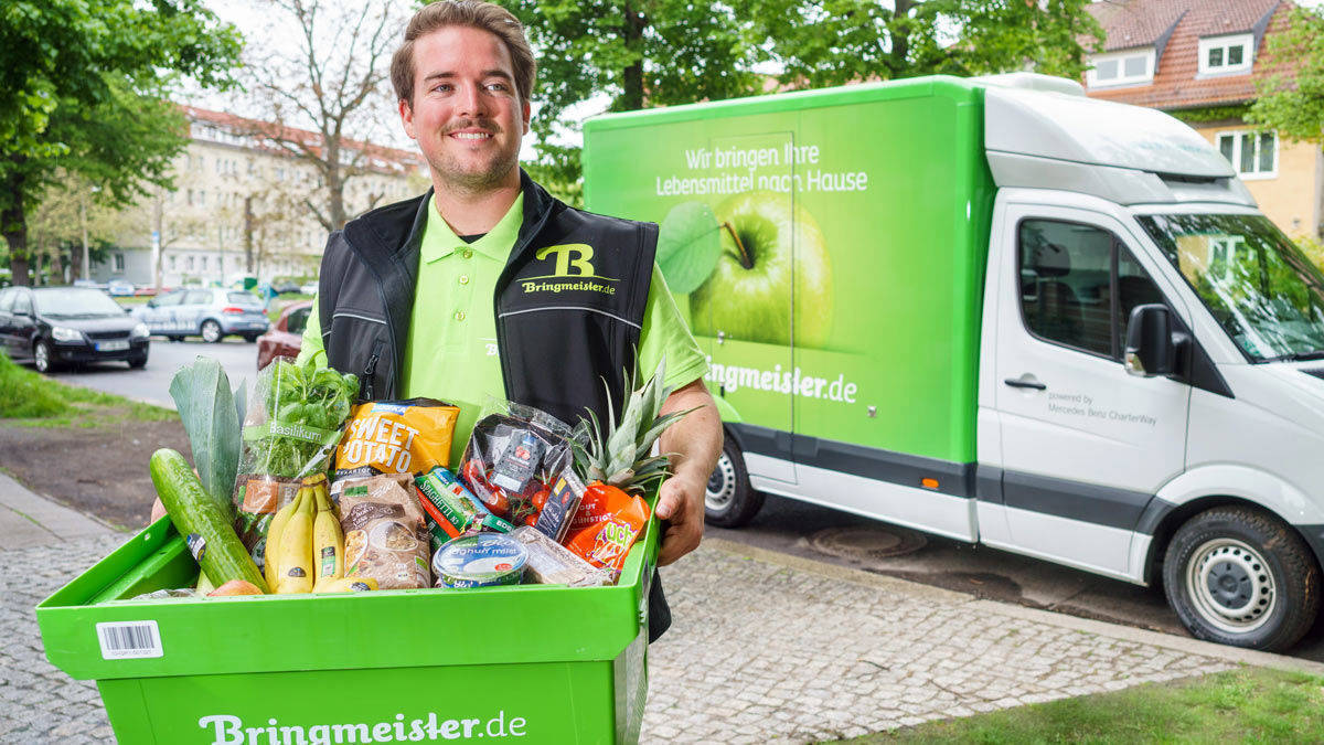 Erledigt nicht nur die Lieferung, sondern auch das Einräumen.