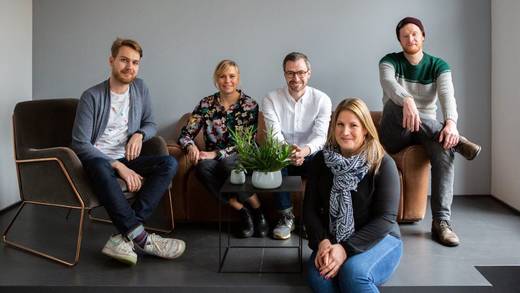 Daniel Otterbein, Anja Bothfeld, Felix Schrader, Kathrin Eisenbarth und Manuel Lehbrink (v.l.n.r.) sollen bei Huth + Wenzel die Digital-Kompetenz stärken.