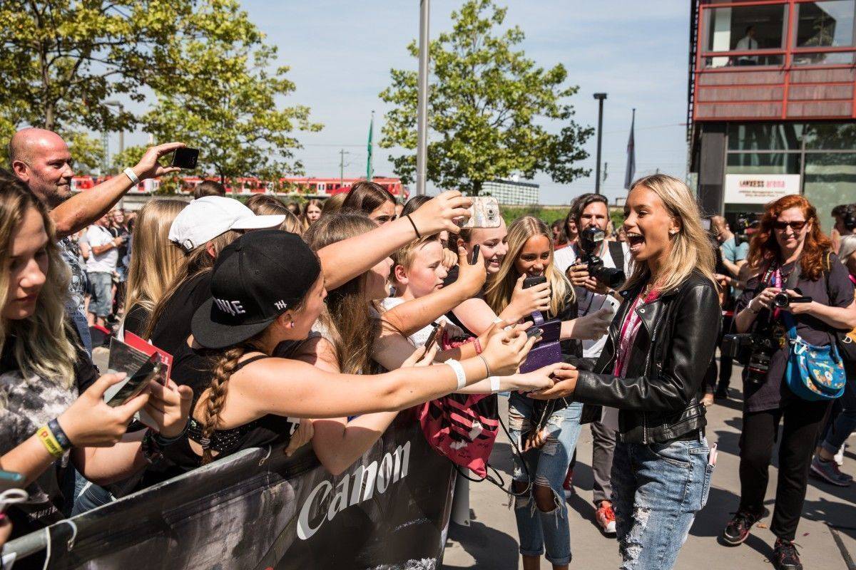 Die Fans im Youtuber-Rausch ...