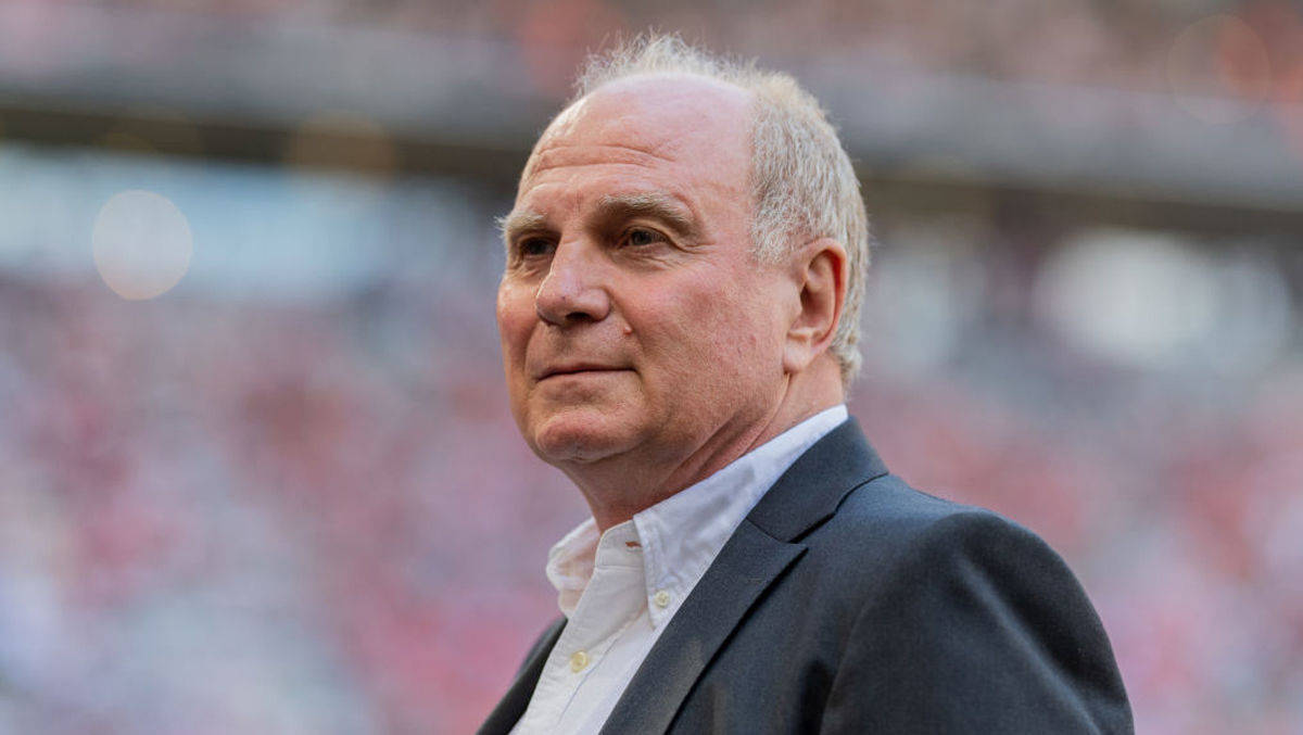Abteilung Attacke: Uli Hoeneß ist Fußball-Weltmeister von 1974 und Präsident des FC Bayern.