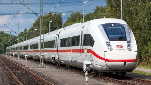 Die Deutsche Bahn versucht auch die Kunden auf den billigen Plätzen mit WLAN zu locken.