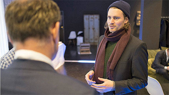 Jovoto-Gründer Bastian Unterberg inspiriert Deutsche-Bank-Manager.