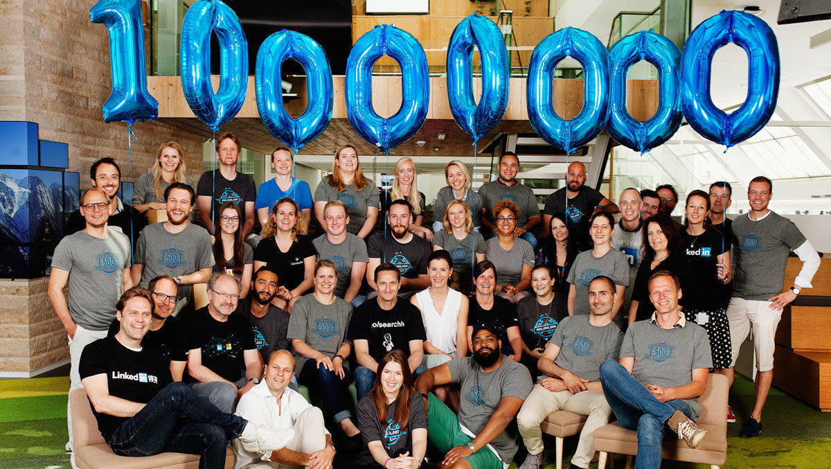 Das Linkedin-Team feiert 10 Millionen Nutzer aus Deutschland, Österreich und der Schweiz.