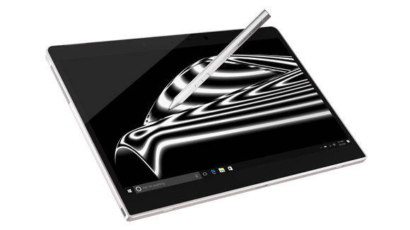 Microsoft und Porsche Design stellen auf dem MWC in Barcelona das "Book One" vor.