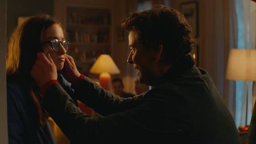 Onkel Awesome in Aktion: Der internationale Weihnachtsspot von Paypal.