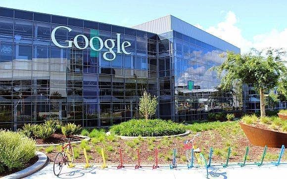 Bei der Google-Mutter Alphabet läuft alles wie gewohnt: Die Internet-Werbung verdient das Geld, die neuen Geschäftsbereiche verursachen hohe Kosten. 
