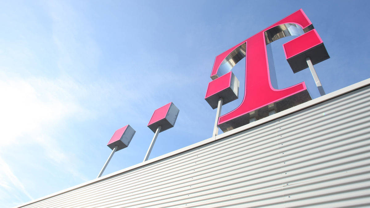 Die Telekom will ihren Teil zu einem E-Auto-Ladenetz beitragen.