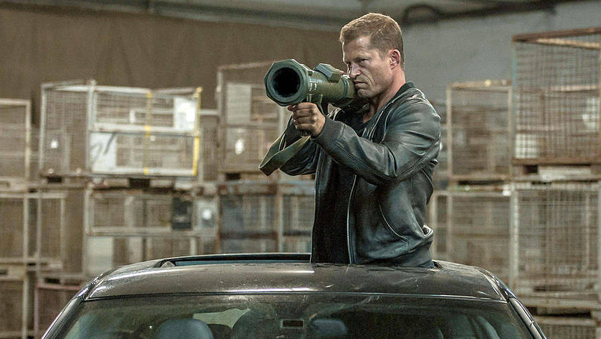 Til Schweiger - hier in seiner "Tatort"-Rolle als Nik Tschiller - schießt gern scharf im Social Web.