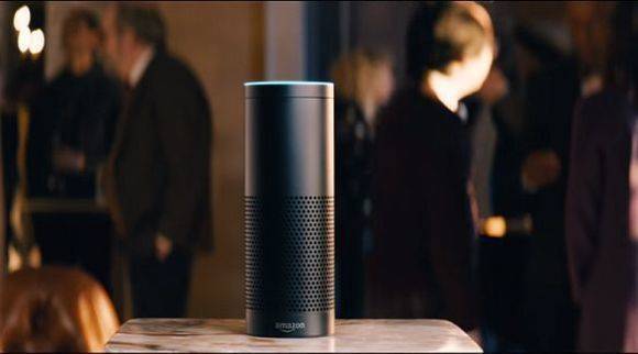 Amazon verkauft in den Pop-up-Stores den Lautsprecher Echo.