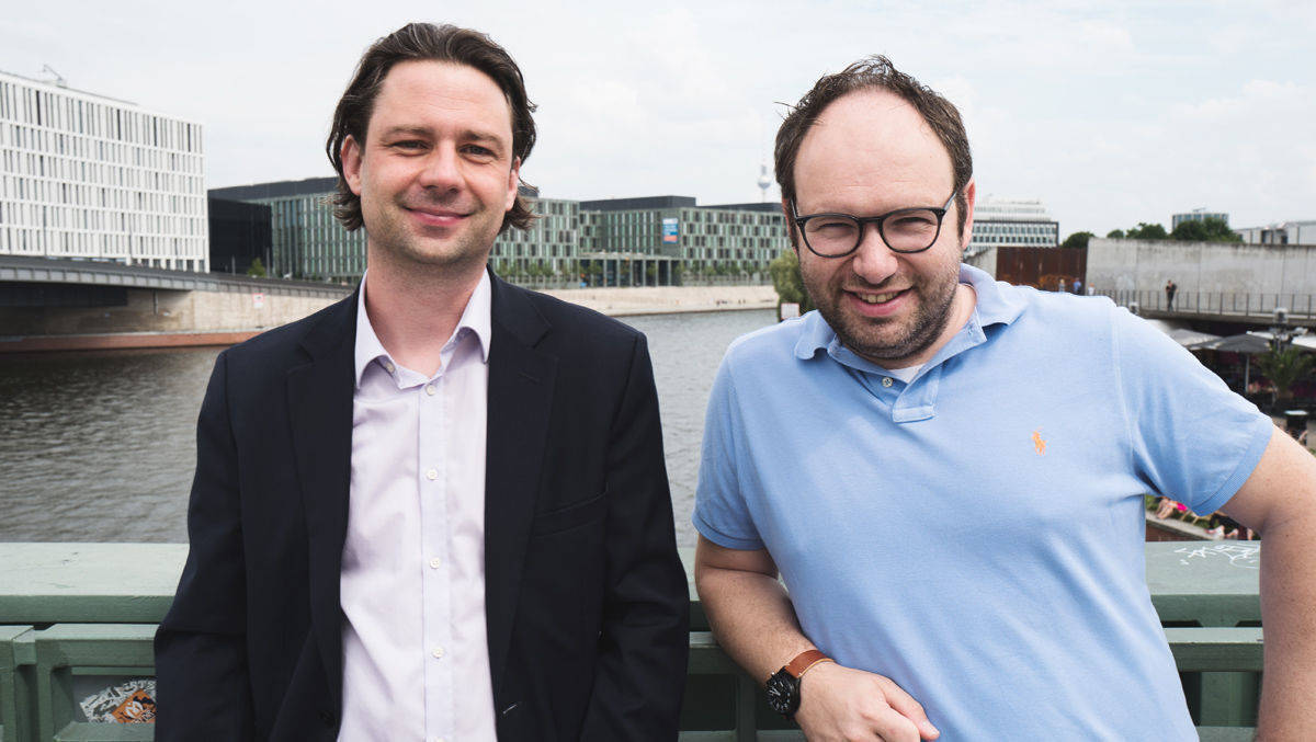Timo Lommatzsch (l.) und Sachar Klein sind die Gründer von "Talking Digital".